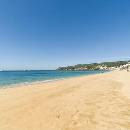 Διαμέρισμα Premium Apartment, Private Beach Access, Garage, View