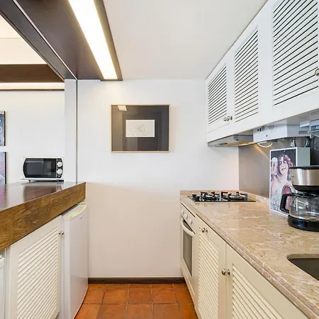 Διαμέρισμα Premium Apartment, Private Beach Access, Garage, View *